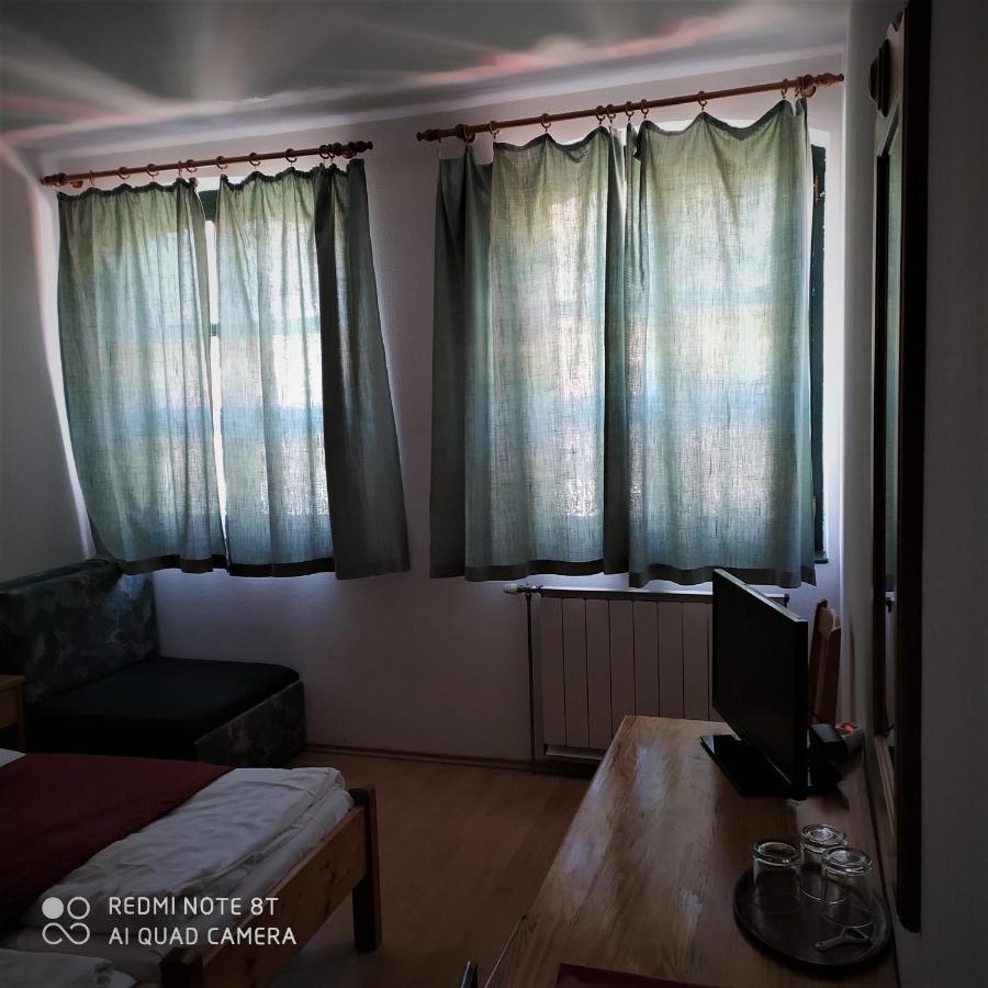 Bacchus Panzio Bed and Breakfast Eger Buitenkant foto