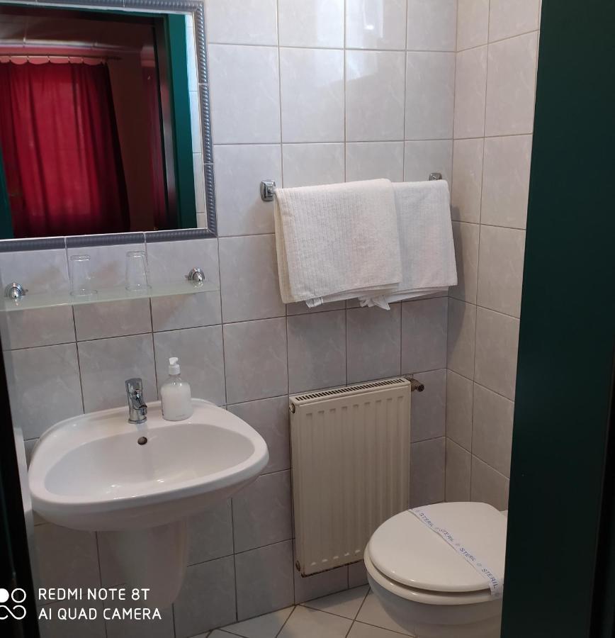 Bacchus Panzio Bed and Breakfast Eger Buitenkant foto